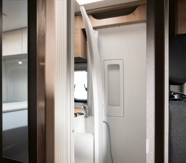 det_globetrail_active_600-ds_bad_ret_070525_04